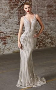 Vestido largo con brillos dorados